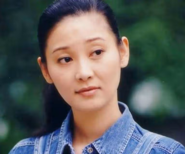 09年馮小剛「夜宿門」後,小三上位的徐帆談不忠誠:我們家不吃虧