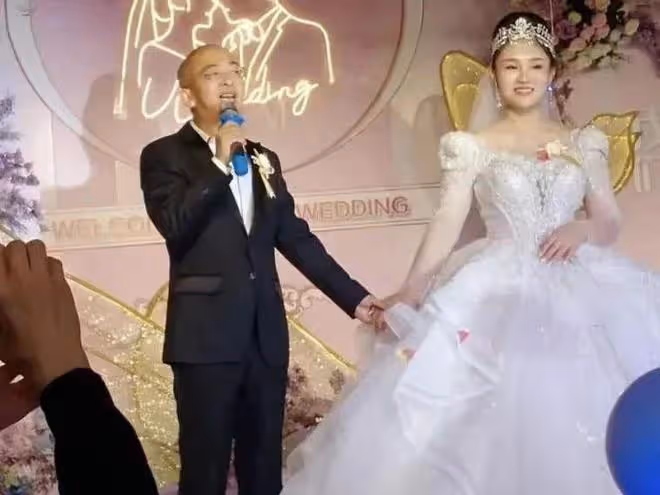 人不可貌相！巨興茂美女老婆已經懷孕，住豪宅會過日子夫妻很恩愛