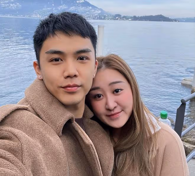 28歲男星與富婆妻子度蜜月，周遊列國太愜意，女方承擔一切開銷