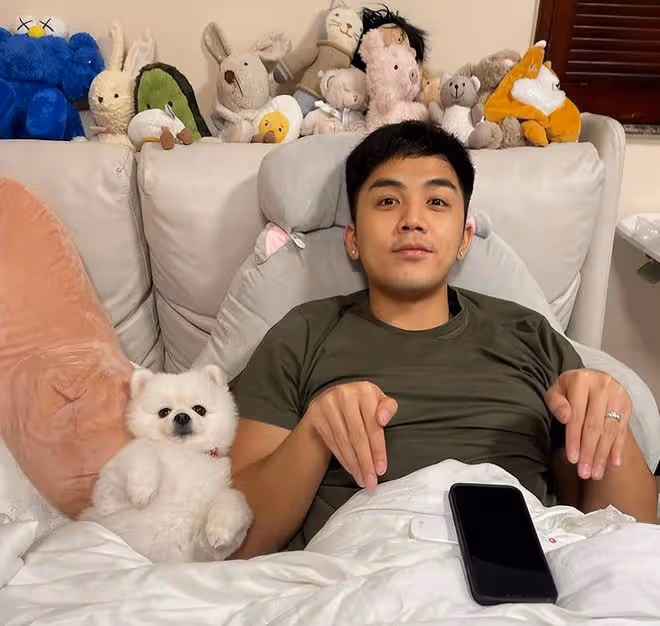 28歲男星與富婆妻子度蜜月，周遊列國太愜意，女方承擔一切開銷