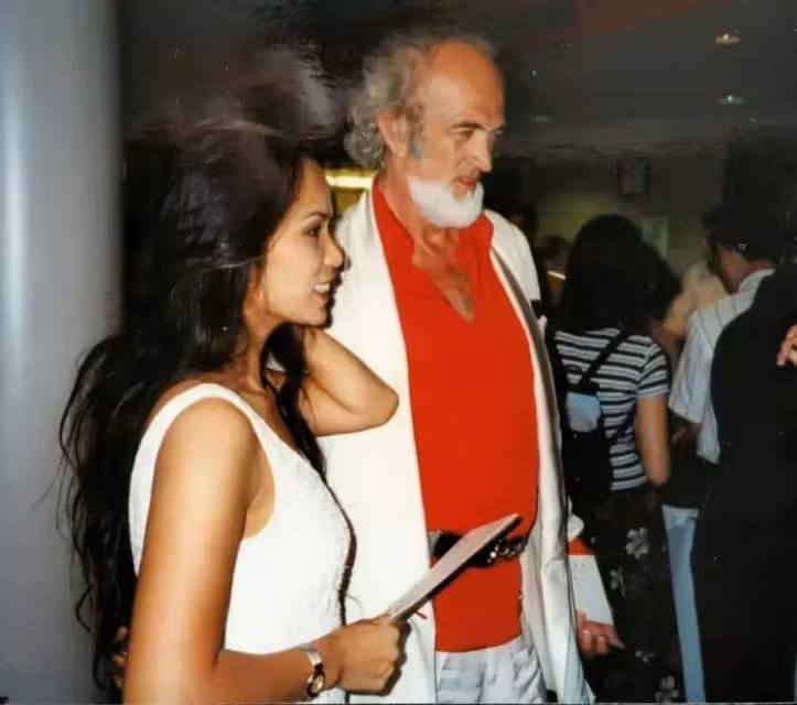 韋唯大25歲前夫患癌病逝，婚姻十年育有三子，離婚後定居美國