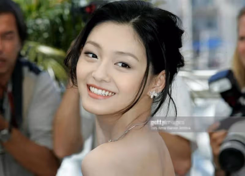 大S一直自稱「美女」,看完她年輕時候的照片,我才信了:氣質不簡單
