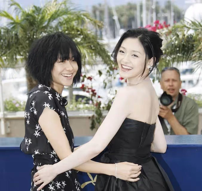大S一直自稱「美女」,看完她年輕時候的照片,我才信了:氣質不簡單