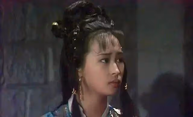 56歲「古裝皇后」黎美嫻近照曝光!美人遲暮變化大到認不出 ,網友:扮相宜古宜今,清麗脫俗❗️