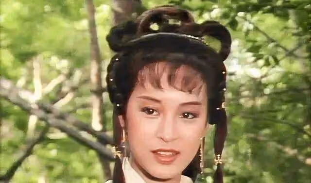 56歲「古裝皇后」黎美嫻近照曝光!美人遲暮變化大到認不出 ,網友:扮相宜古宜今,清麗脫俗❗️