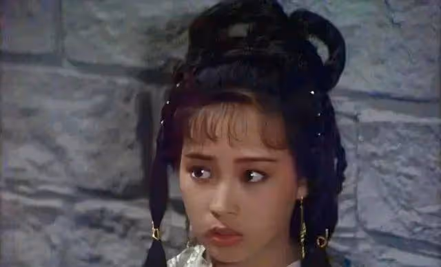 56歲「古裝皇后」黎美嫻近照曝光！美人遲暮變化大到認不出 ，網友：扮相宜古宜今，清麗脫俗❗️