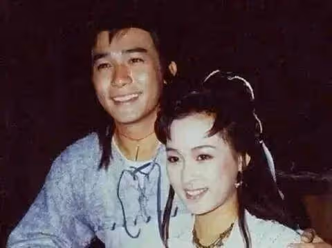 56歲「古裝皇后」黎美嫻近照曝光！美人遲暮變化大到認不出 ，網友：扮相宜古宜今，清麗脫俗❗️