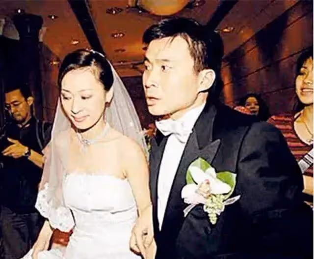 56歲「古裝皇后」黎美嫻近照曝光!美人遲暮變化大到認不出 ,網友:扮相宜古宜今,清麗脫俗❗️