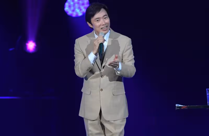 封麥隱退3年後!陳美鳳曝「67歲費玉清私生活」深感佩服 秀場1舉動「值得全演藝圈學習」,告別初戀後至今單身,因何封喉?