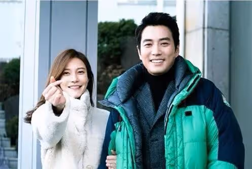 韓國女星車藝蓮與老公朱相昱 結婚多年依舊恩愛如初