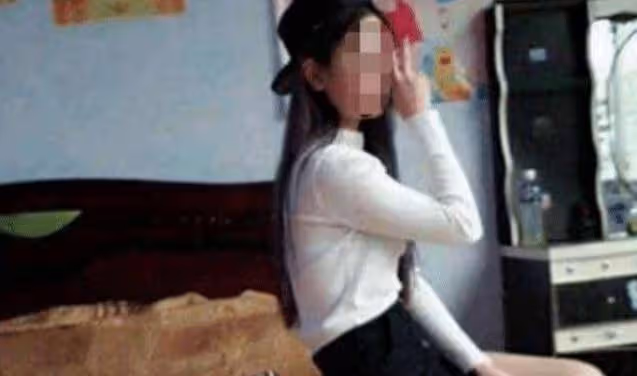 57歲大叔包養女大學生,7年生3娃花費4800萬,妻子得知後不吵不鬧,一句話讓他臉都綠了