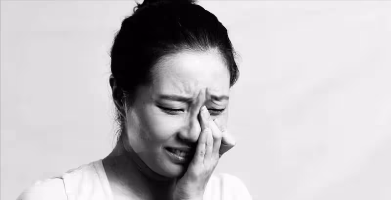 我讓你玩個夠,老婆不聽勸陪男閨蜜旅遊一個禮拜,回家後跪求丈夫:別離婚