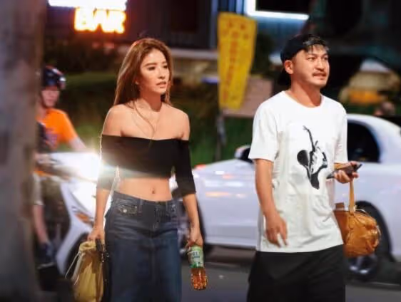 41歲許維恩宣布懷孕,曬B超公布女兒名字,經紀人回應:不是試管