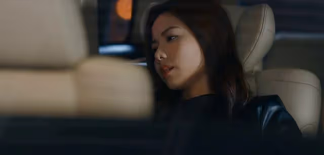 TVB仙氣女神露玉背迎30歲,現實中家底豐厚,自己創業開兩店