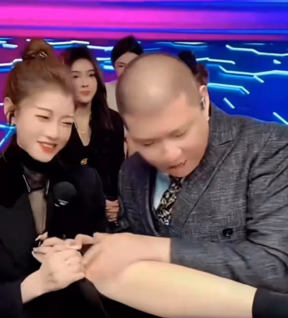 二驢妻子：回老家蓋房子，卻發現丈夫移情別戀，和自己徒弟在一起