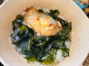 裙帶菜煎蛋湯，好喝低脂，五分鐘快手湯