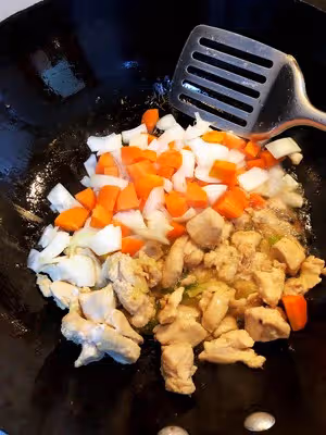 超濃咖喱雞塊土豆飯