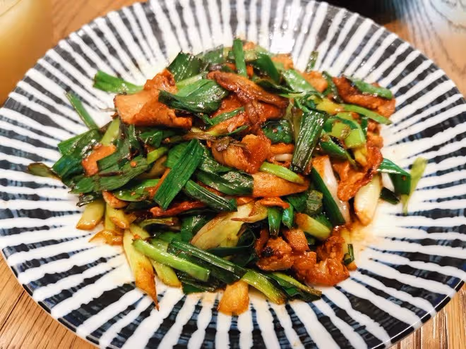 蒜苗鹽煎肉