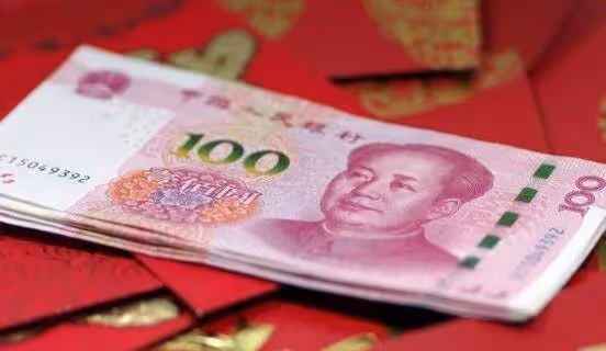 兒媳回鄉下幫婆婆掰玉米,婆婆不讓她幹活,打開衣櫃兒媳留下三萬