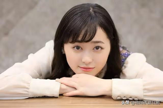 如水如痴如醉，從童星到演員，大眼睛的福原遙，美和知性成熟並存