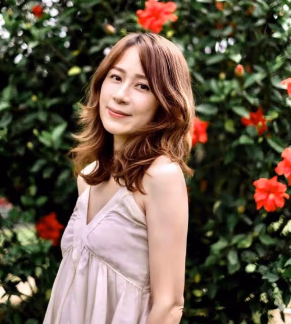 香港知名女星在內地復出!狀態凍齡保養似少女,疑遭富商丈夫家暴