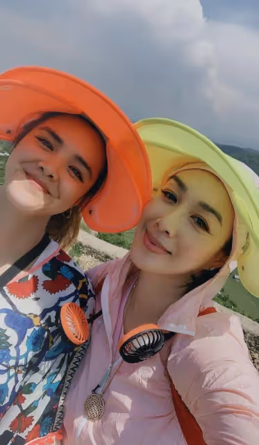 鍾麗緹大女兒慶祝25歲生日，在酒吧性感熱舞被男生圍繞，放飛自我