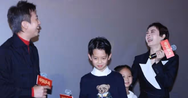 鄧超兒子，小瀋陽、吳彥祖的女兒，星二代長相普通，沒必要尬吹！
