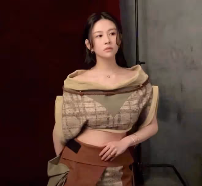 鄧超兒子，小瀋陽、吳彥祖的女兒，星二代長相普通，沒必要尬吹！