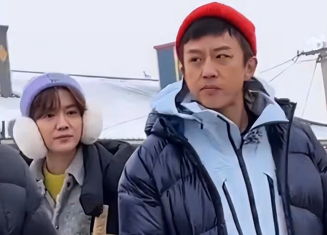 鹿晗與43歲鄧超同框生圖曝光！嘴角紋明顯臉發福，與精修圖差別大