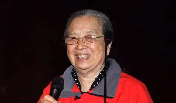 李明啟：我因容嬤嬤演得太好，被觀眾罵了20年，還有人沖我扔雞蛋