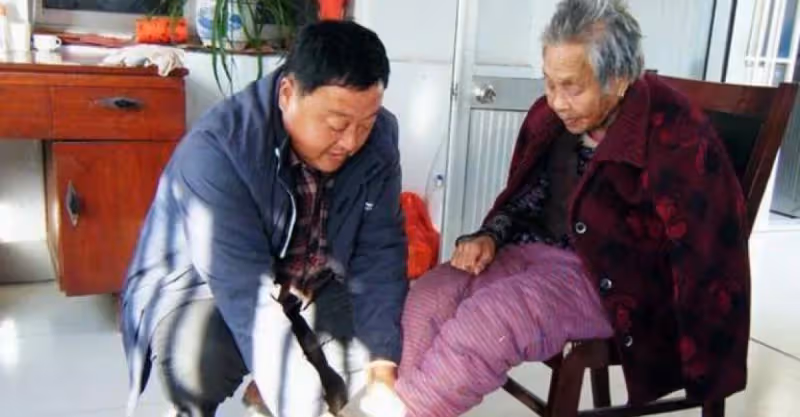 結婚後和公婆同住，婆婆每天不幹活，我去超市回來，婆婆開始下廚