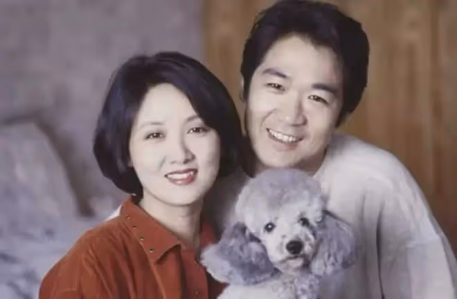 劉曉慶和鄧婕年輕時都是大美女，如今老去，卻是完全不一樣的狀態