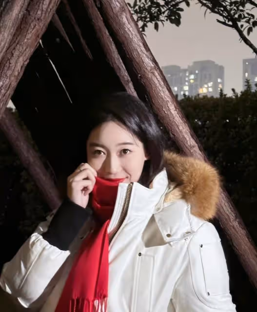 擊劍女神美照曝光!時尚穿搭顯氣質,百看不厭,真的是顏值天花板
