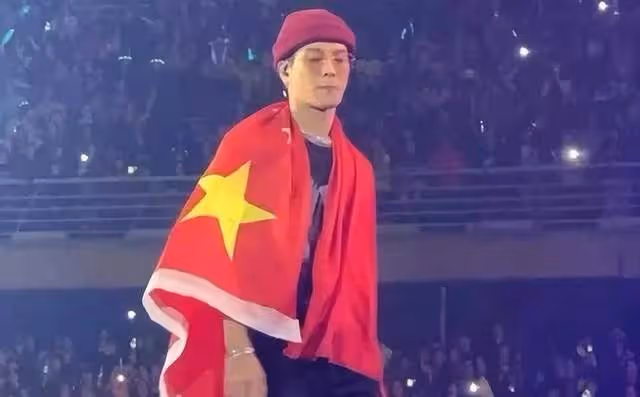 王嘉爾怒懟外媒,引全網好評,他說:來到中國你就知道這裡有多棒