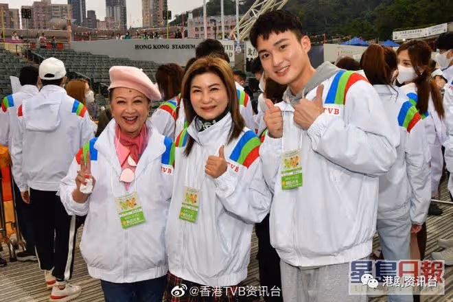 林夏薇與丈夫拍拖出席活動!老公怕丑現場未肯合照