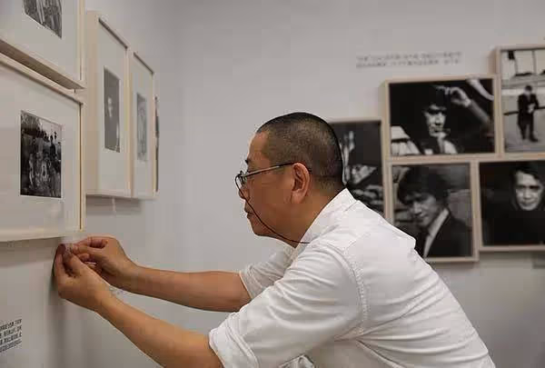 陳丹青:成長不靠知識,我的真實學歷只是小學,藝術就是靠裝