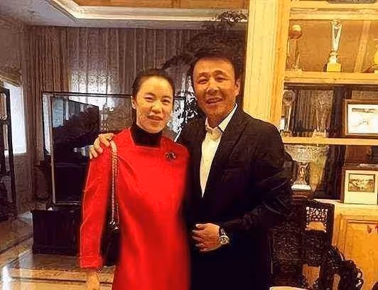 王楠老公郭斌:身價過億,在海南別墅度假卻總回憶兒時苦難很辛酸