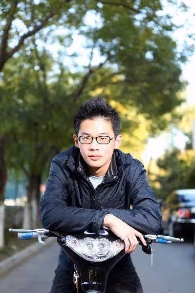 李敖之子李戡:劍橋博士畢業31歲無正經工作,三句不離「我爸」