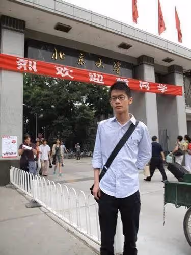 李敖之子李戡:劍橋博士畢業31歲無正經工作,三句不離「我爸」