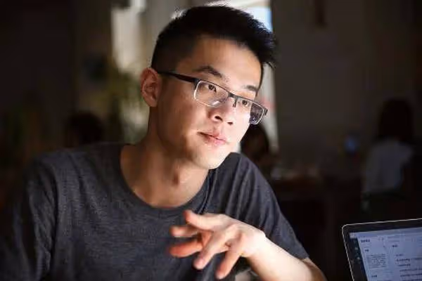 李敖之子李戡:劍橋博士畢業31歲無正經工作,三句不離「我爸」