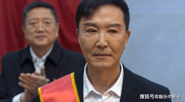 突兀的眉毛,對不上嘴的台詞,《狂飆》憑什麼能成王炸劇?