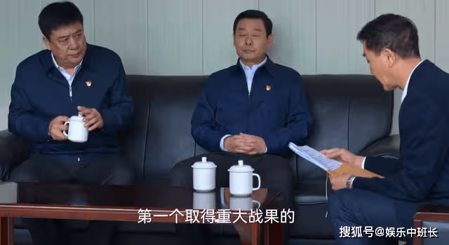 突兀的眉毛,對不上嘴的台詞,《狂飆》憑什麼能成王炸劇?