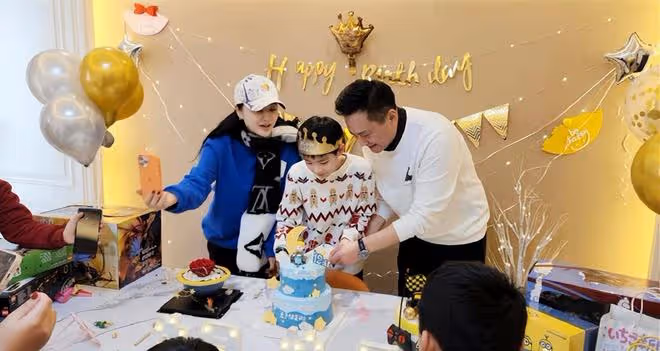 曹穎夫婦為愛子慶生!12歲兒子五官精緻賽明星,穿69元衫難掩帥氣