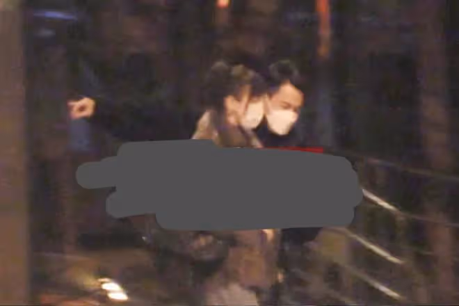 娛樂圈24小時:傳劉愷威女友李曉峰懷孕,管虎父親去世,悲喜不同