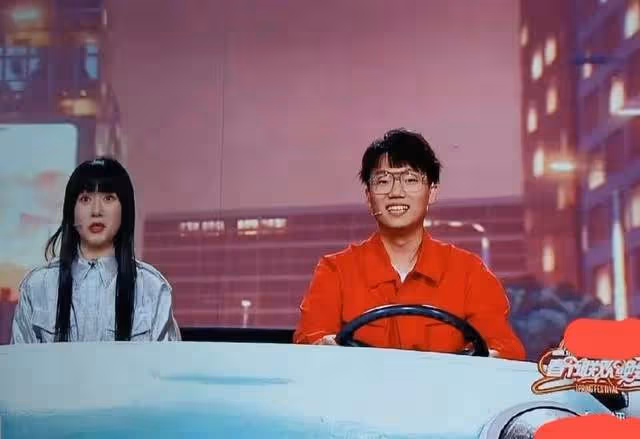 湖南衛視春晚「翻車」一覽:王一博被質疑假唱,沈夢辰山根明顯