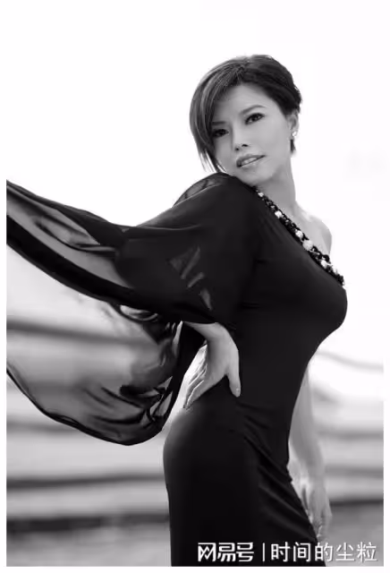 歌手慕容曉曉母親去世幾次哭到昏厥，這是退出歌壇的理由嗎？