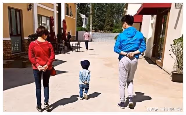 歌手慕容曉曉母親去世幾次哭到昏厥，這是退出歌壇的理由嗎？