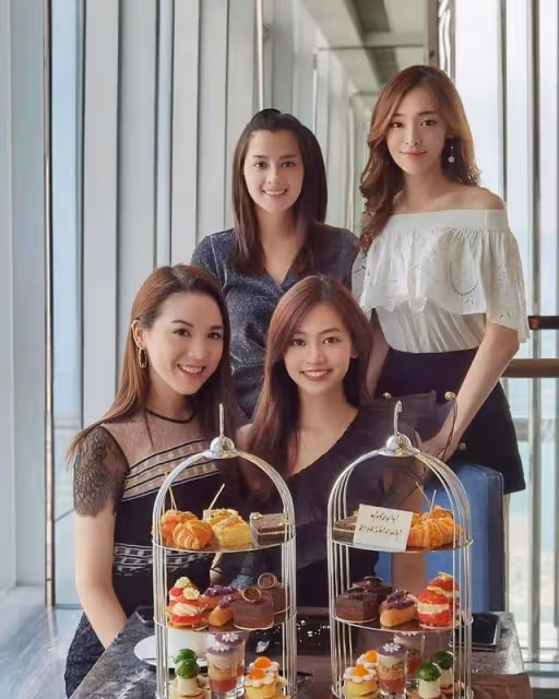 恭喜！26歲TVB前港姐鄺美璇出嫁排場十足，被稱為「翻版廖碧兒」