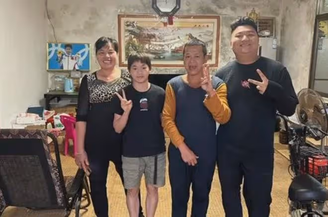 消費全紅嬋的人氣？全紅嬋全家開直播賺錢，網友：別給紅姐添麻煩