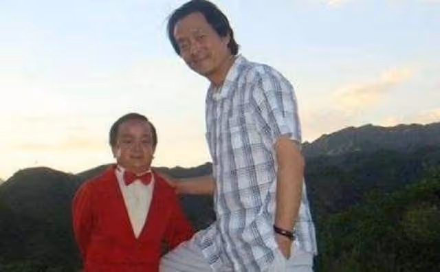 「小陰蝕王」張伸:身高1.15米,現無戲可拍,小18歲嬌妻揚長而去